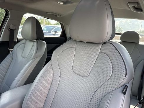 Used 2024 Hyundai Elantra Limited FWD image 25