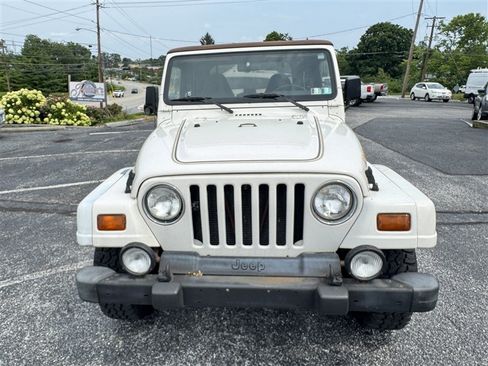 Used 1998 Jeep Wrangler Sahara AWD/4WD image 3