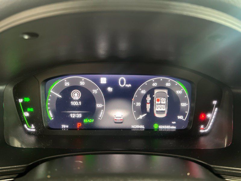 Used 2025 Honda Civic Sport image 25