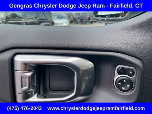 Used 2024 Jeep Wrangler Unlimited Sahara AWD/4WD image 44