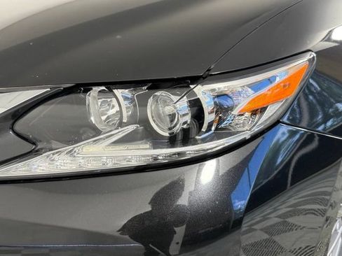 Used 2018 Lexus ES 350 w/ Premier Package FWD image 11