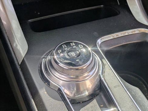 Used 2019 Ford Fusion SEL image 11