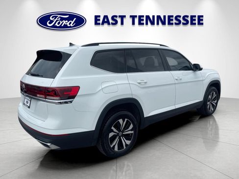Used 2024 Volkswagen Atlas SE FWD image 3