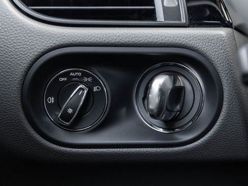 Used 2026 Porsche Macan image 17