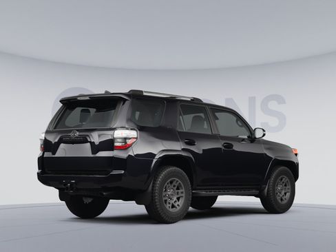Used 2024 Toyota 4Runner SR5 Premium AWD/4WD image 4