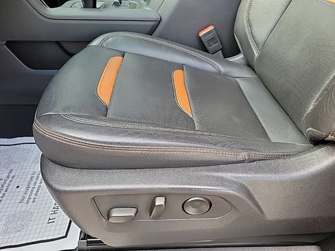 Used 2024 GMC Sierra 1500 AT4 w/ Technology Package image 8