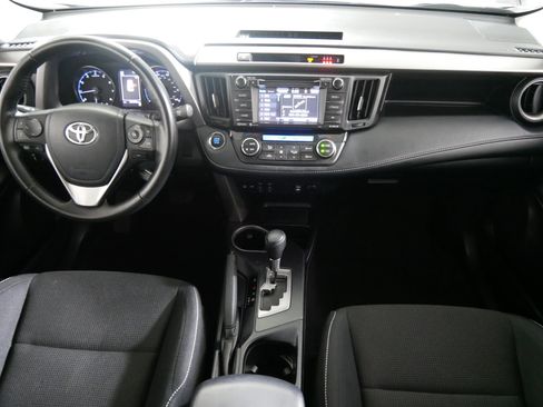 Used 2018 Toyota RAV4 XLE w/ Plus Extra Value Package AWD/4WD image 10