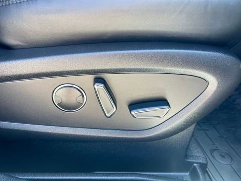 Used 2023 Lincoln Nautilus Reserve w/ Equipment Group 201A image 19