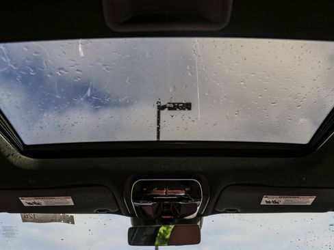 New 2025 Mercedes-Benz C 300 4MATIC Sedan image 8