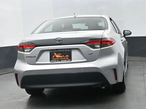 Used 2023 Toyota Corolla LE FWD image 8