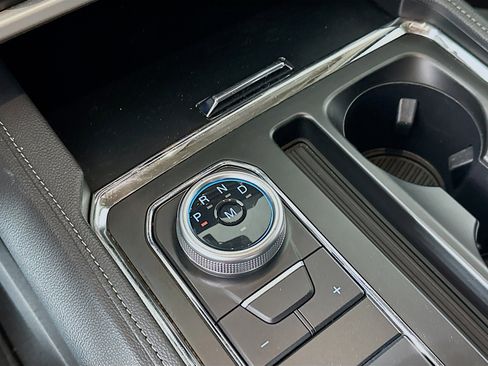 Used 2024 Ford Expedition XLT image 25