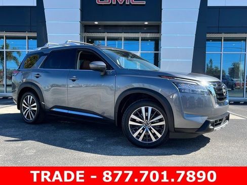 Used 2022 Nissan Pathfinder Platinum w/ Cargo Package image 2