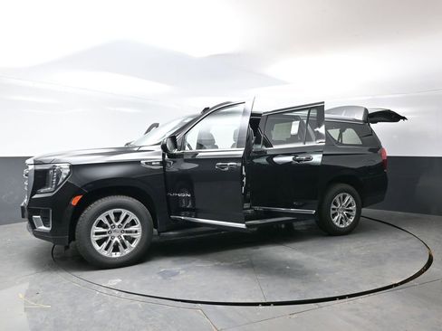 Used 2024 GMC Yukon XL SLT image 63