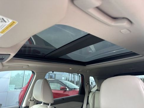 Used 2022 Nissan Rogue SV w/ SV Premium Package image 9