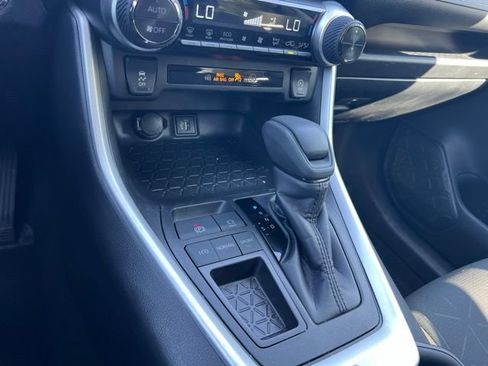 Used 2025 Toyota RAV4 XLE FWD image 18