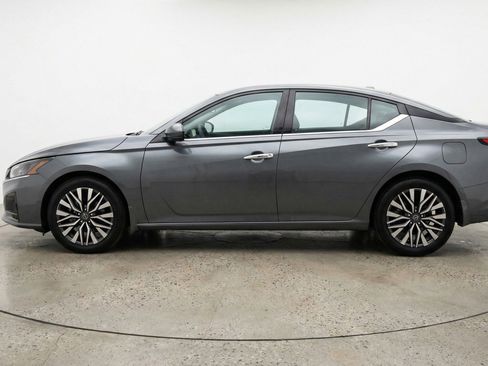 Used 2025 Nissan Altima 2.5 SV FWD image 5