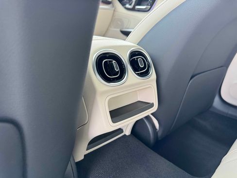 New 2025 Mercedes-Benz C 300 4MATIC Sedan image 28