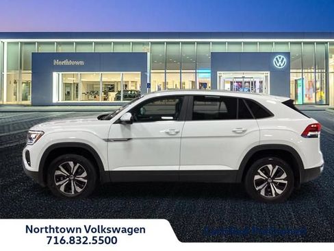 Used 2024 Volkswagen Atlas Cross Sport SE w/ Adventure Package AWD/4WD image 3