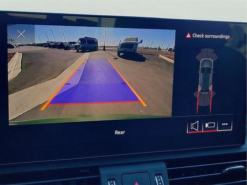 Used 2024 Audi SQ5 Premium w/ Convenience Package image 18