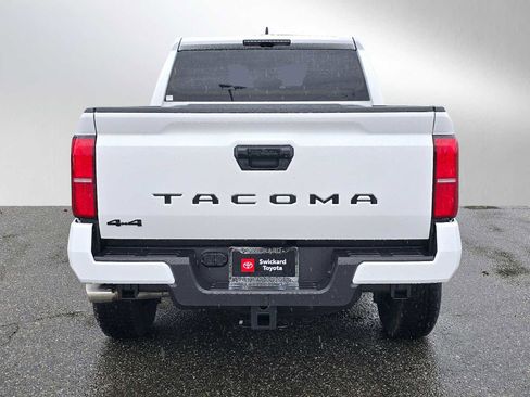 Used 2025 Toyota Tacoma TRD Sport image 4