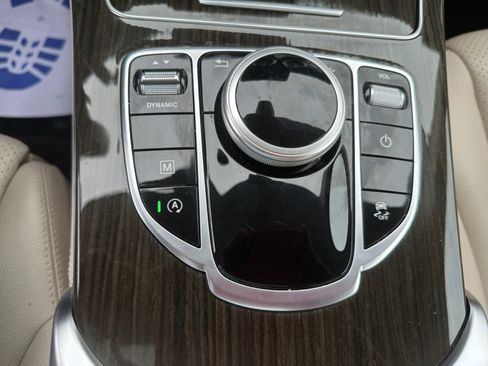 Used 2019 Mercedes-Benz GLC 300 4MATIC image 31