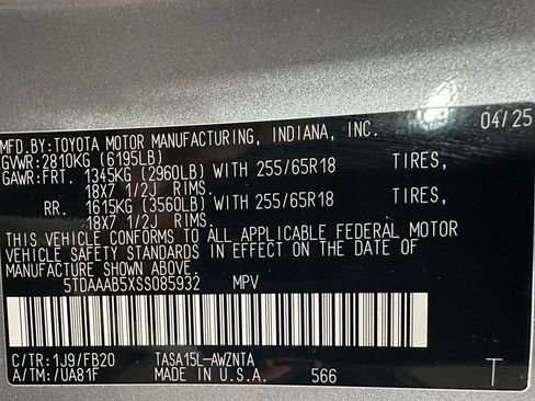 Used 2025 Toyota Grand Highlander AWD image 11