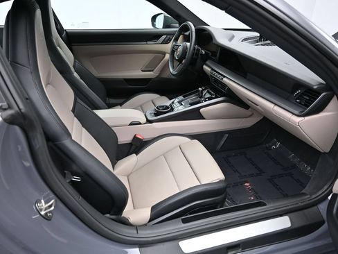 Certified 2025 Porsche 911 Carrera RWD image 22