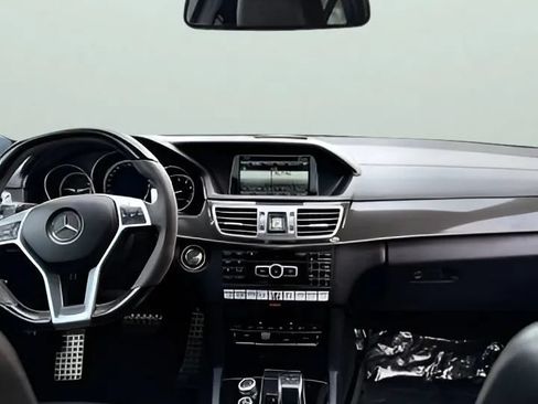 Used 2014 Mercedes-Benz E 63 AMG S-Model image 28