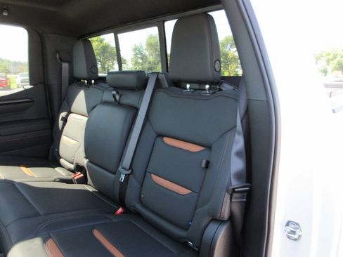 New 2026 GMC Sierra 1500 AT4 w/ AT4 Premium Package AWD/4WD image 11