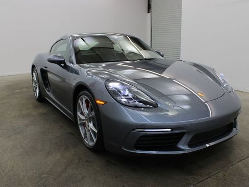 Certified 2025 Porsche 718 Cayman S RWD image 9