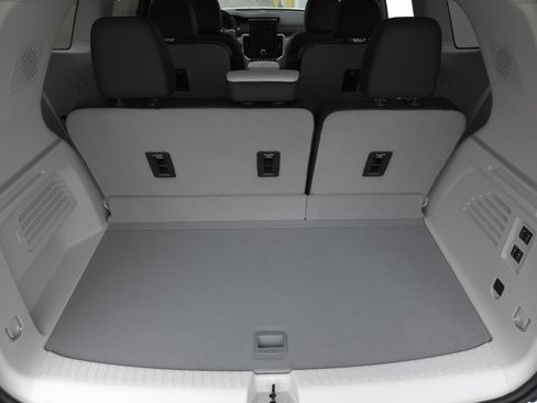 New 2026 GMC Acadia Denali w/ Super Cruise Package FWD image 34
