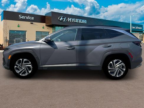 New 2025 Hyundai Tucson Limited image 3