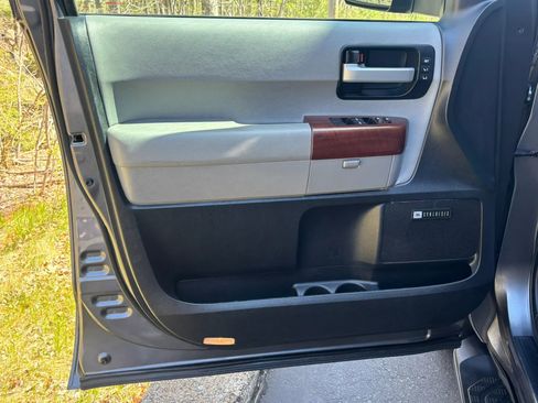 Used 2014 Toyota Sequoia Platinum AWD/4WD image 14