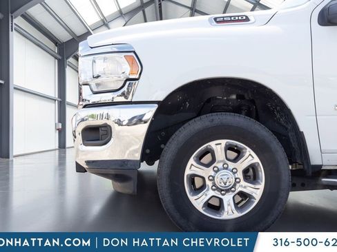 Used 2024 RAM 2500 Big Horn AWD/4WD image 32