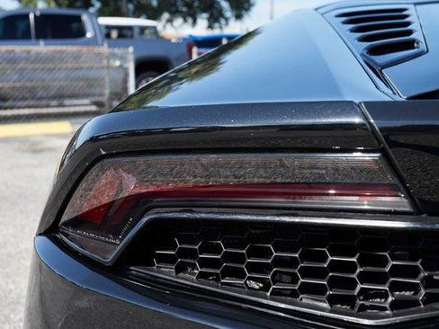 Used 2018 Lamborghini Huracan LP 610-4 AWD/4WD image 8