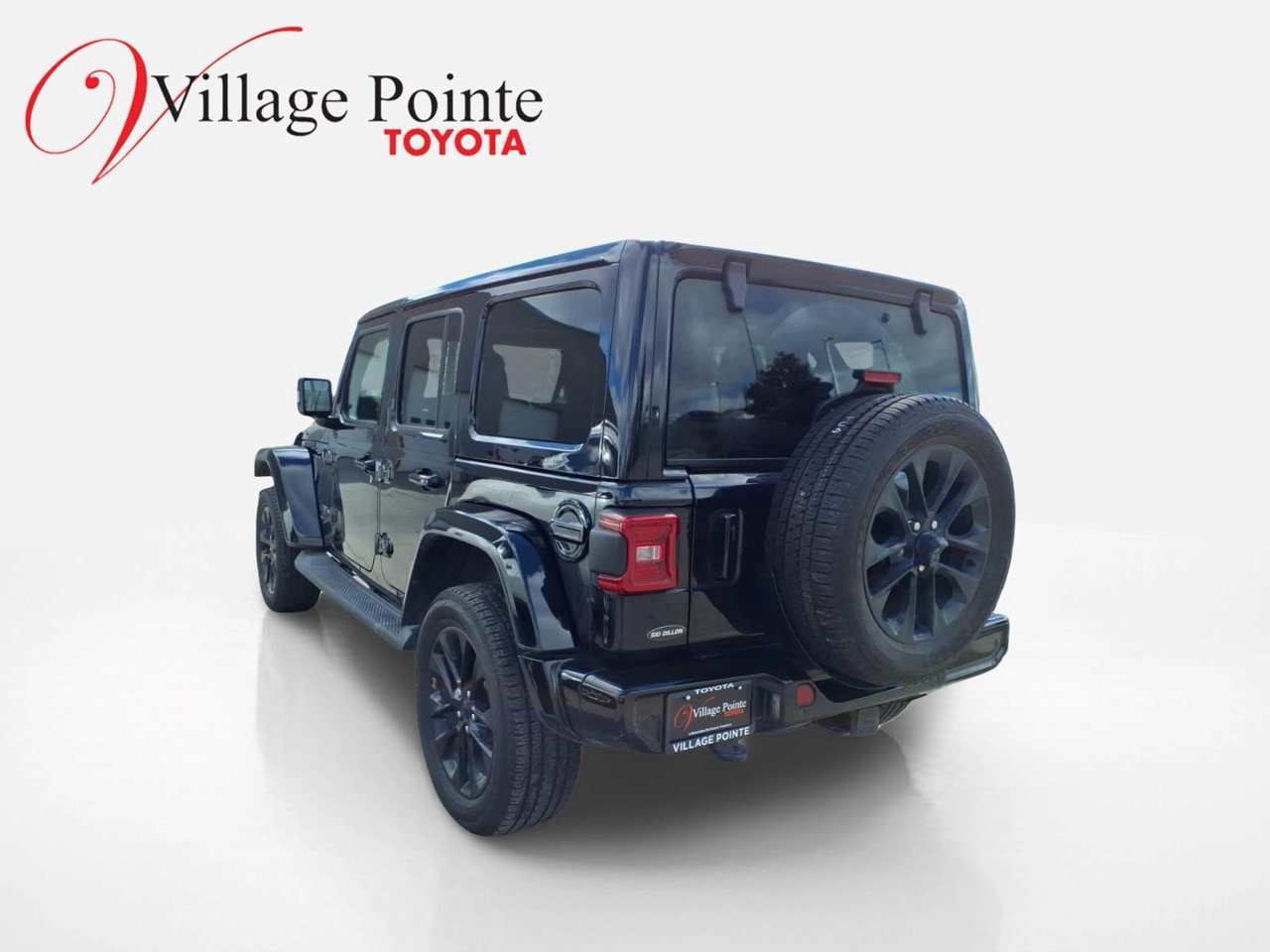 Used 2023 Jeep Wrangler Unlimited Sahara AWD/4WD image 2