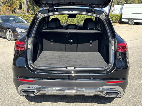 Used 2025 Mercedes-Benz GLC 300 image 11
