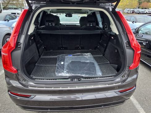 Used 2023 Volvo XC90 T8 Ultimate image 3