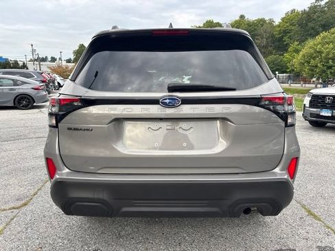 Used 2025 Subaru Forester Premium AWD/4WD image 6