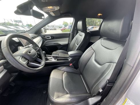 Used 2025 Jeep Compass Limited AWD/4WD image 21