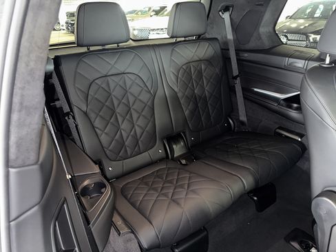 Used 2025 BMW X7 xDrive40i w/ M Sport Package AWD/4WD image 13