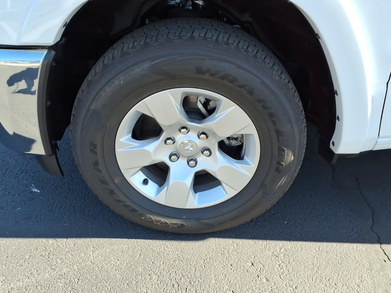 Used 2025 RAM 1500 Big Horn AWD/4WD image 10