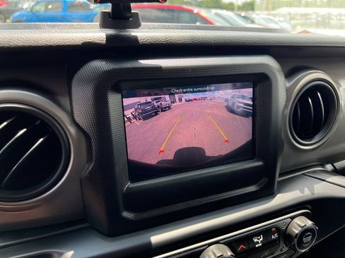 Used 2022 Jeep Wrangler Unlimited Sport AWD/4WD image 18