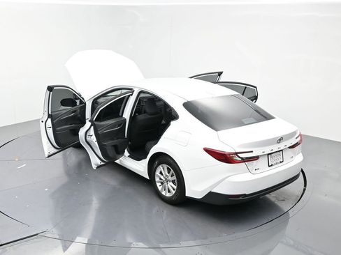 Used 2025 Toyota Camry LE w/ Convenience Package FWD image 24