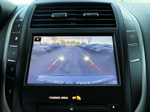 Used 2018 Lincoln MKC Select w/ Select Plus Package image 23