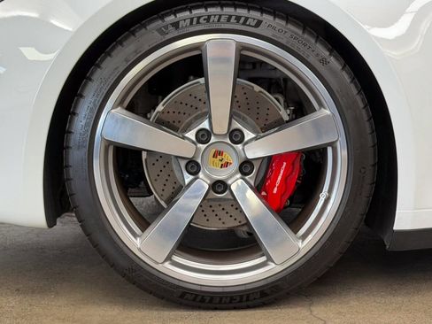 Used 2024 Porsche 911 Targa 4S w/ Premium Package image 10
