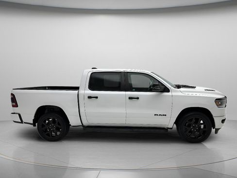 Used 2023 RAM 1500 Laramie AWD/4WD image 3