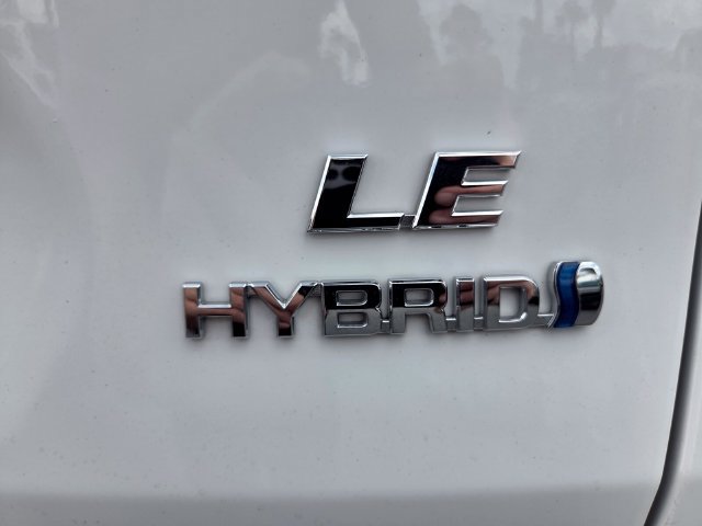 Used 2024 Toyota RAV4 LE AWD/4WD image 14