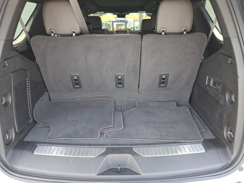 Used 2024 Chevrolet Tahoe High Country AWD/4WD image 25