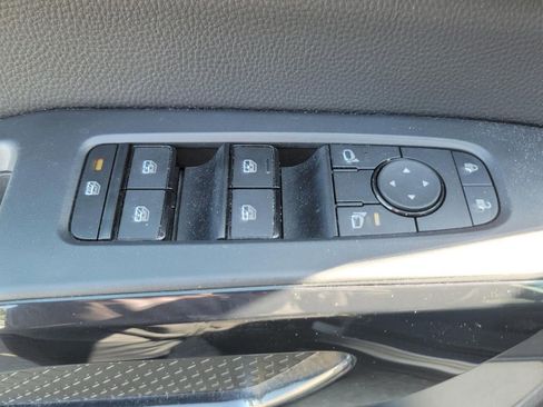 Used 2024 Nissan Pathfinder SV AWD/4WD image 31